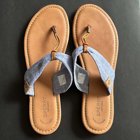 Women's Greenport Thong in Red & Navy Whales by Sperry main image 0